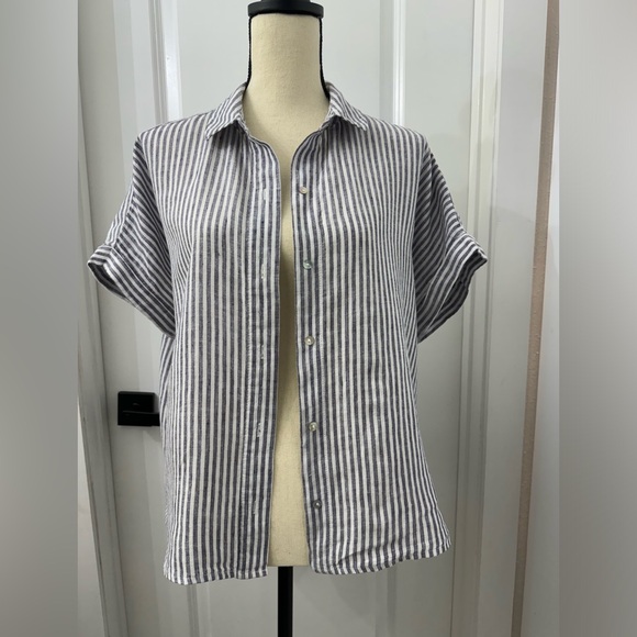 Tahari button down shirt, woman, short sleeve, perfect conditions! Size M - Picture 5 of 7